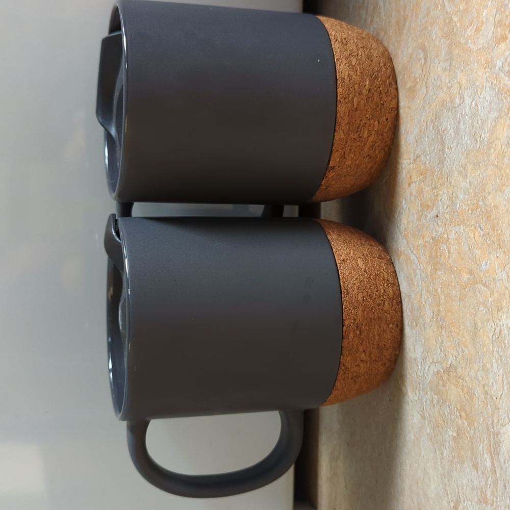 Set of two travel mugs - EUC